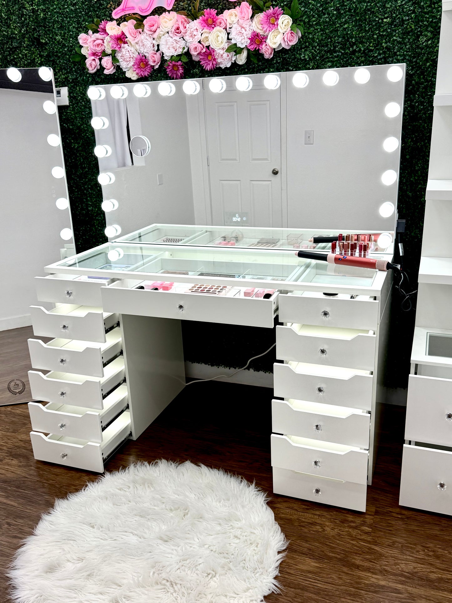 Glam-Station® + 22 LED Bulbs Mirror W/ Bluetooth and Charge port